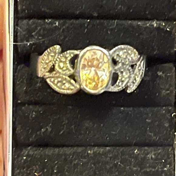 Elegant sterling silver 925 Women's Ring size 7, oval pink ice center piece - Picture 1 of 4